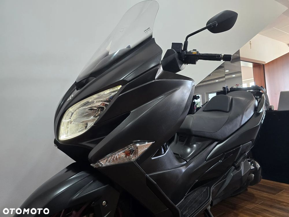 Suzuki Burgman - 24