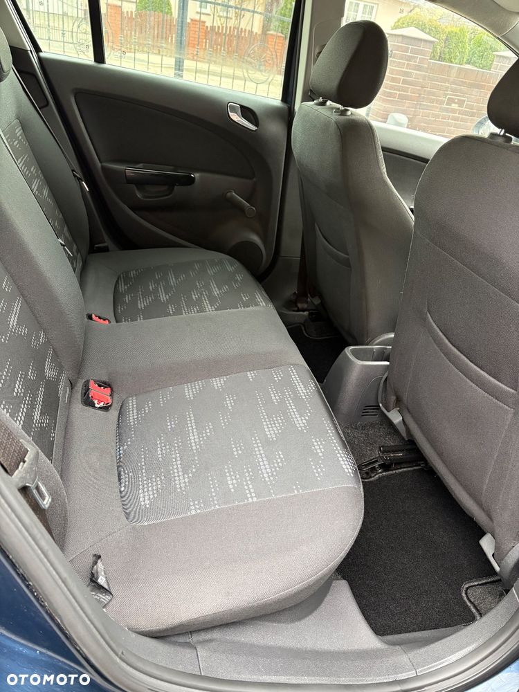 Opel Corsa 1.4 16V Active - 13