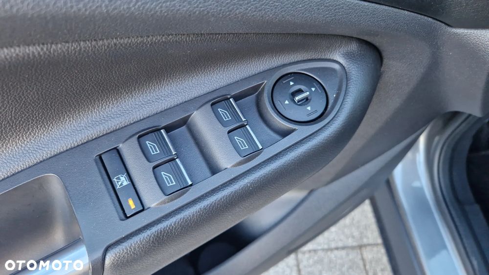 Ford Kuga 1.6 EcoBoost 2x4 Titanium - 13