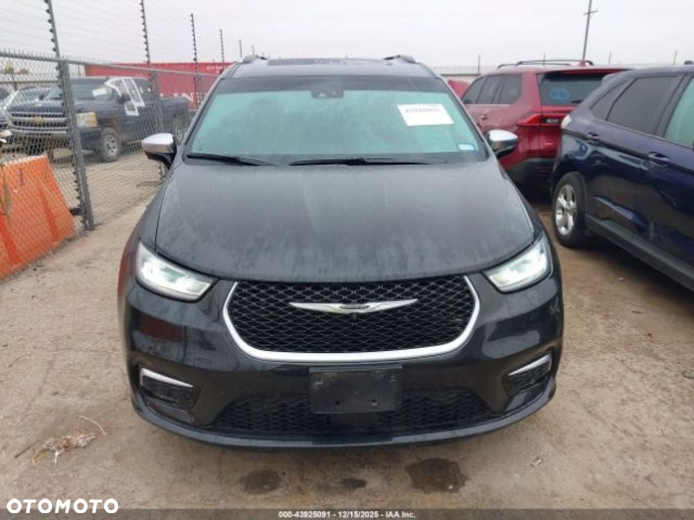 Chrysler Pacifica - 7