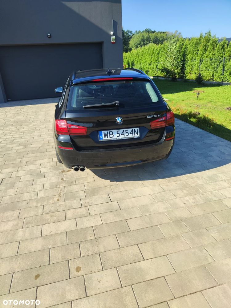 BMW Seria 5 525d Luxury Line - 4