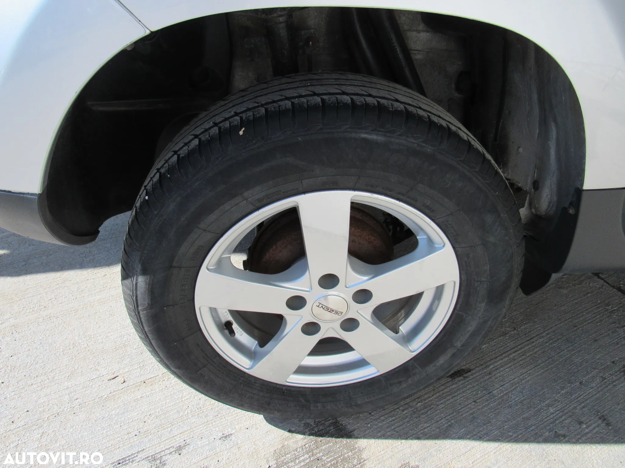 Dacia Duster 1.5 dCi 4x4 Laureate - 8