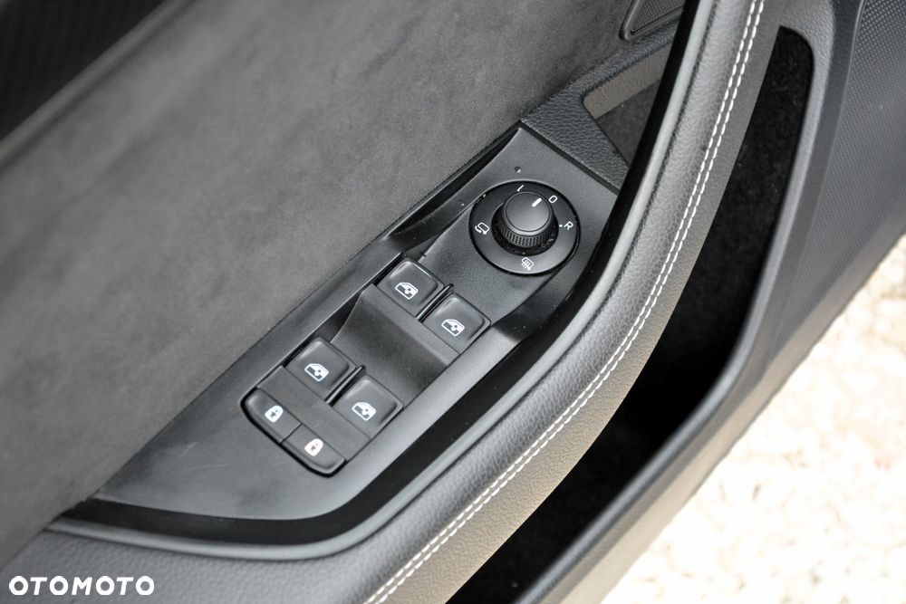 Skoda Superb 2.0 TDI SCR Sportline DSG - 17