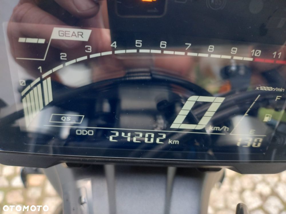 Yamaha R7 - 32