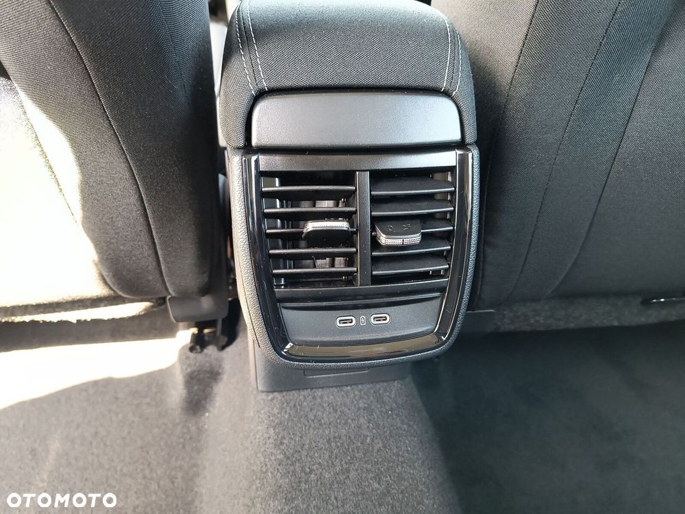 Skoda Kamiq 1.0 TSI Drive - 27