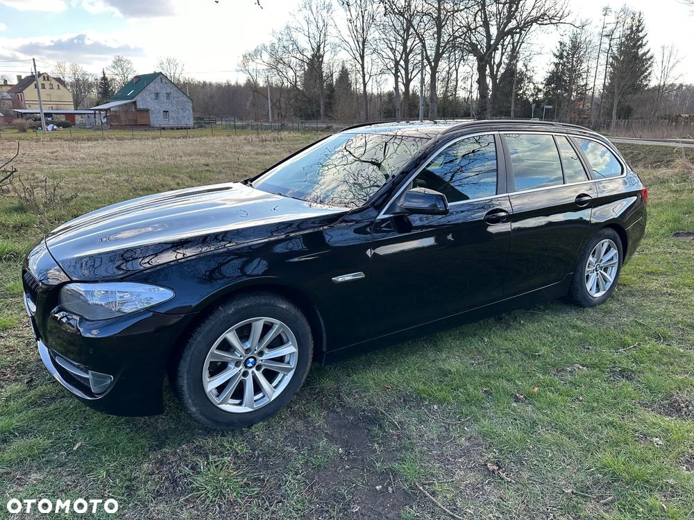 BMW Seria 5 520i Touring - 9