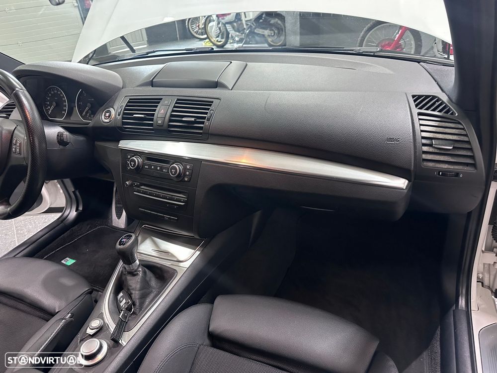 BMW 118 d Pack M - 15