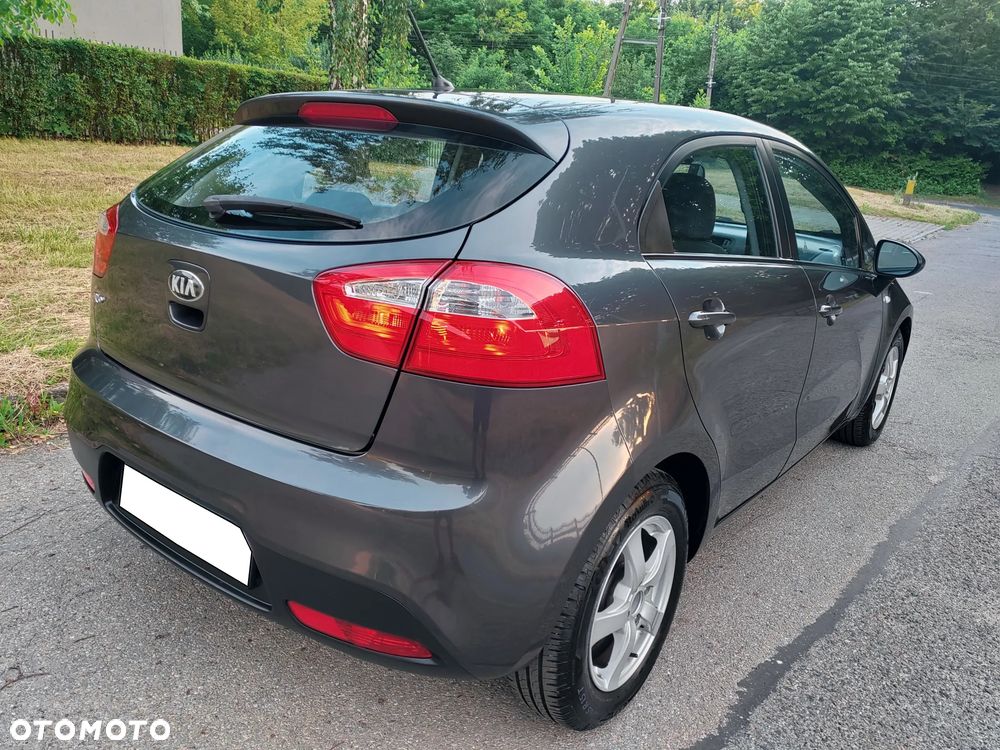 Kia Rio 1.2 M - 10