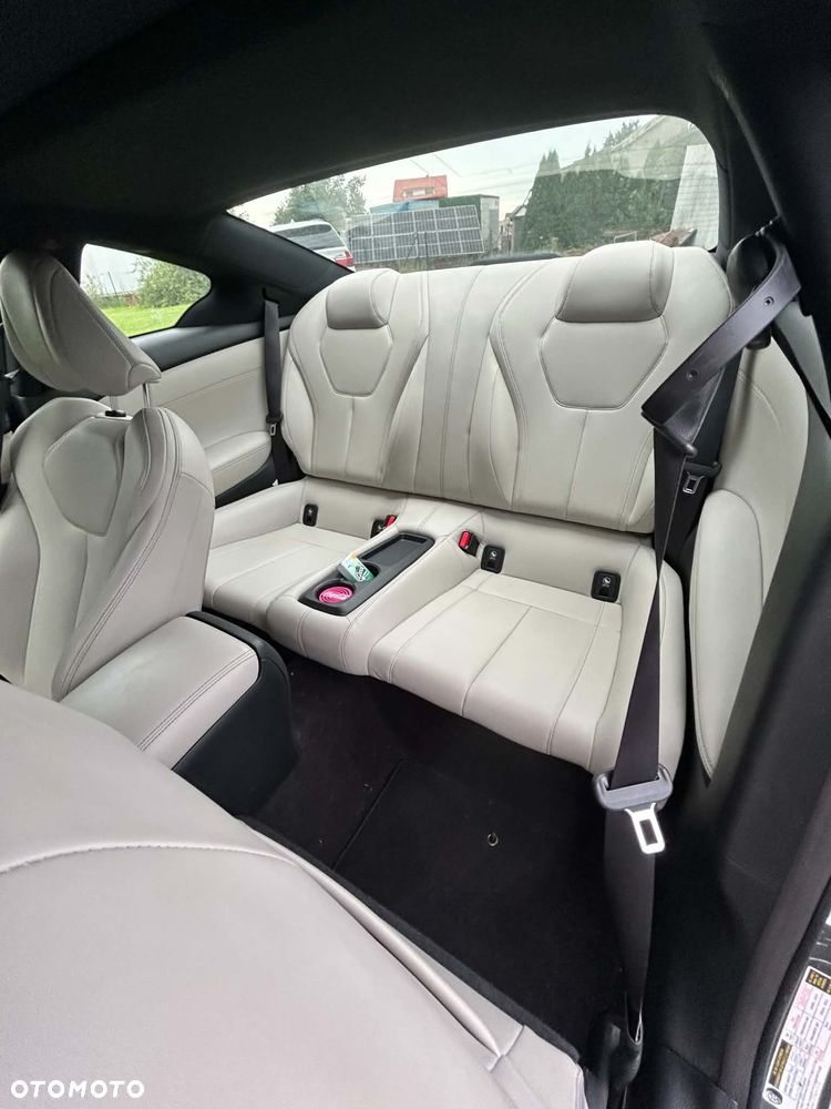 Infiniti Q60 - 8
