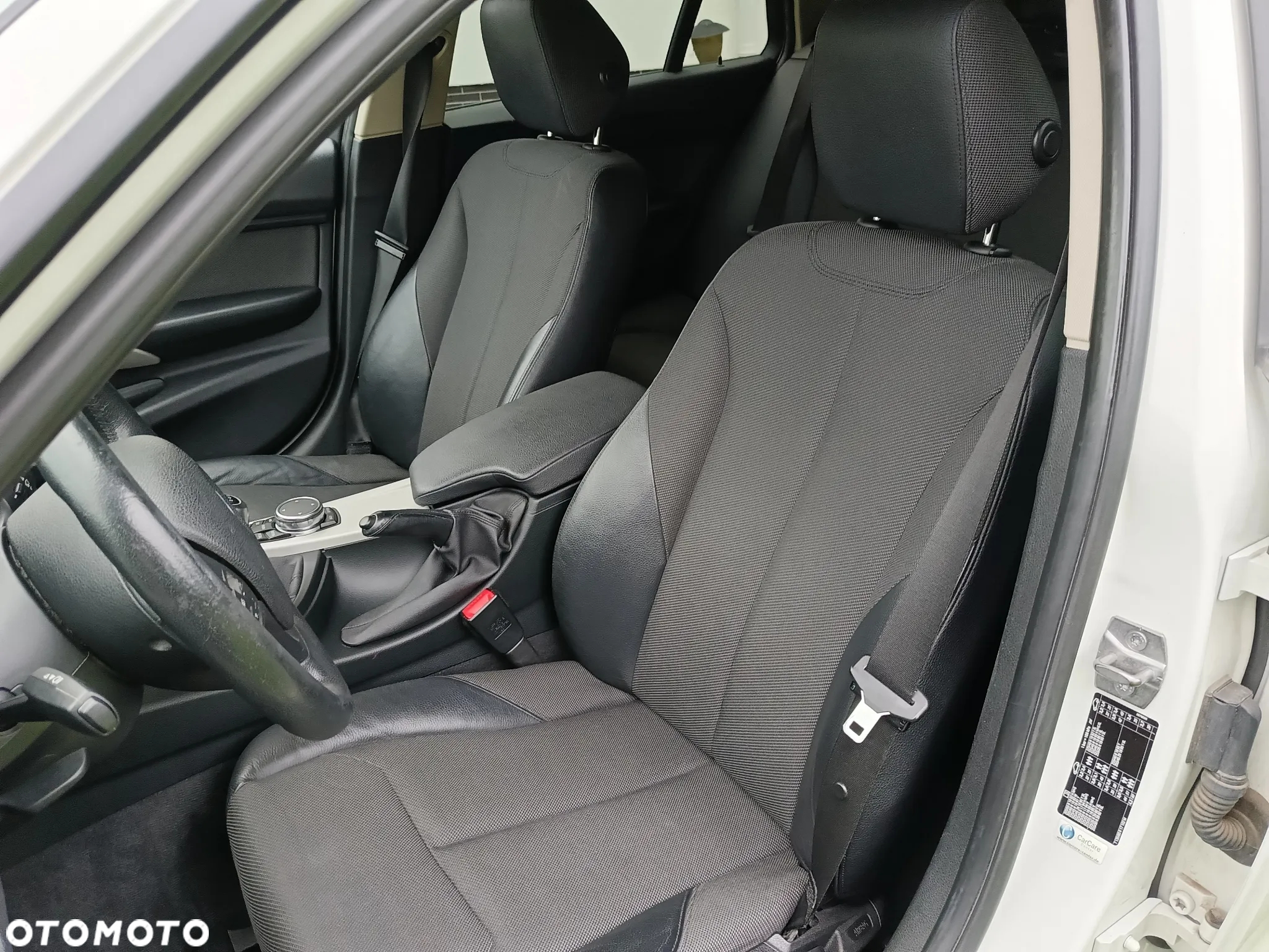 BMW Seria 3 318d Luxury Line - 29