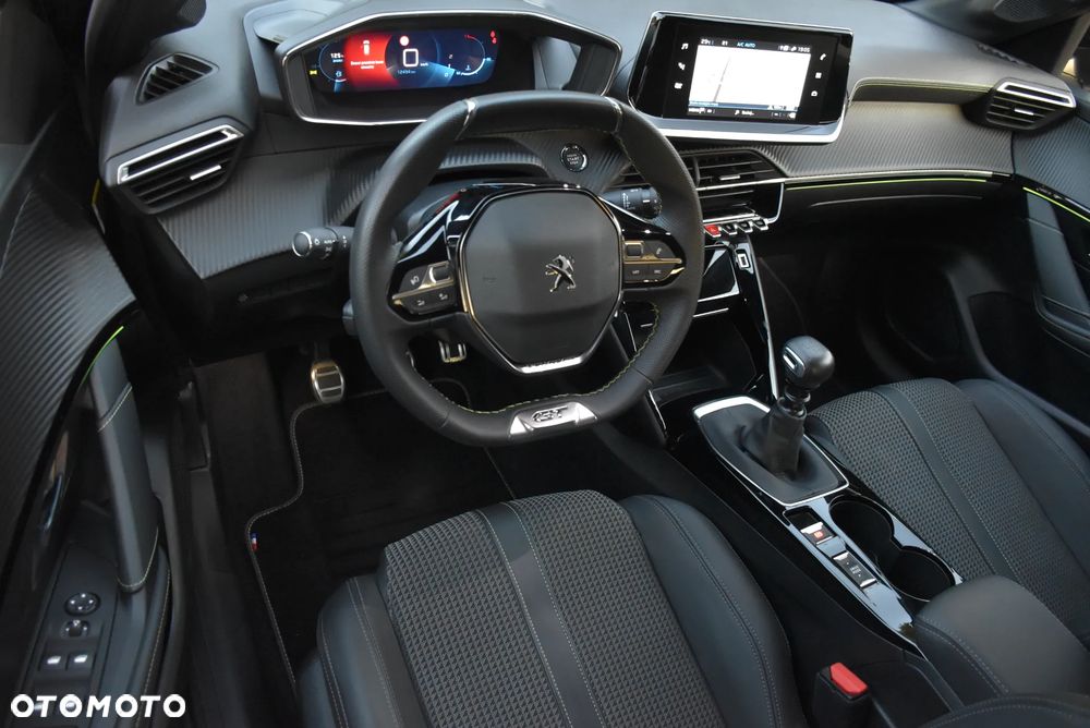 Peugeot 208 - 5