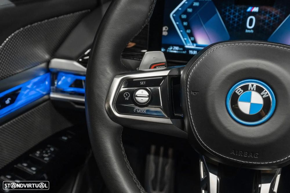 BMW 750 750e xDrive Pack Desportivo M - 11