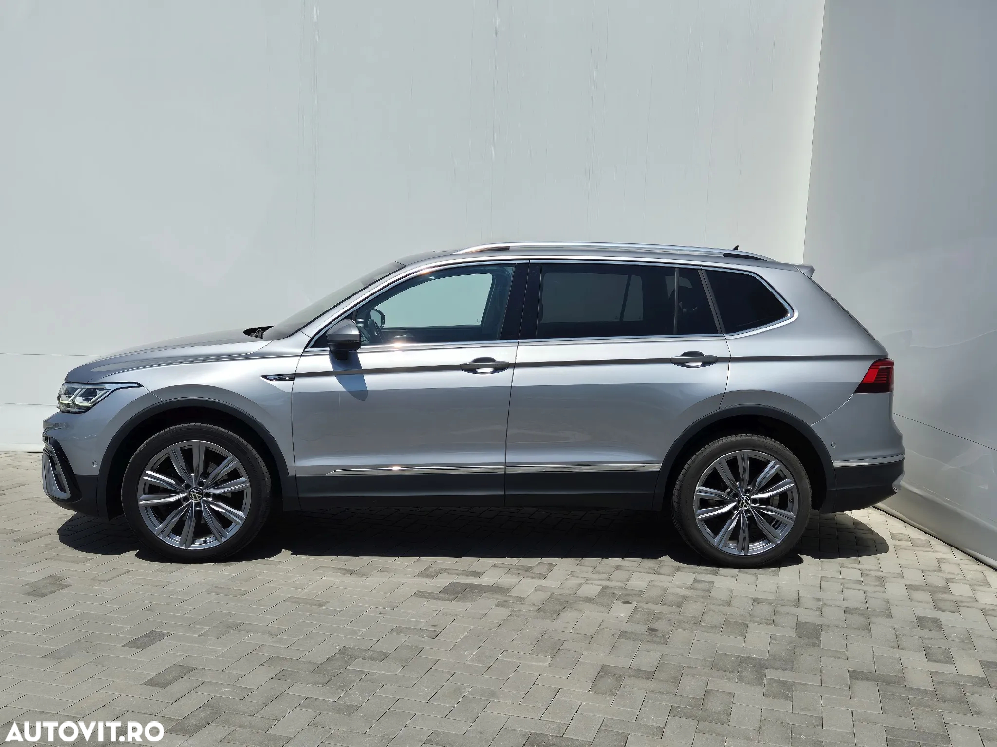 Volkswagen Tiguan Allspace 2.0 TDI 4Mot DSG Elegance - 2