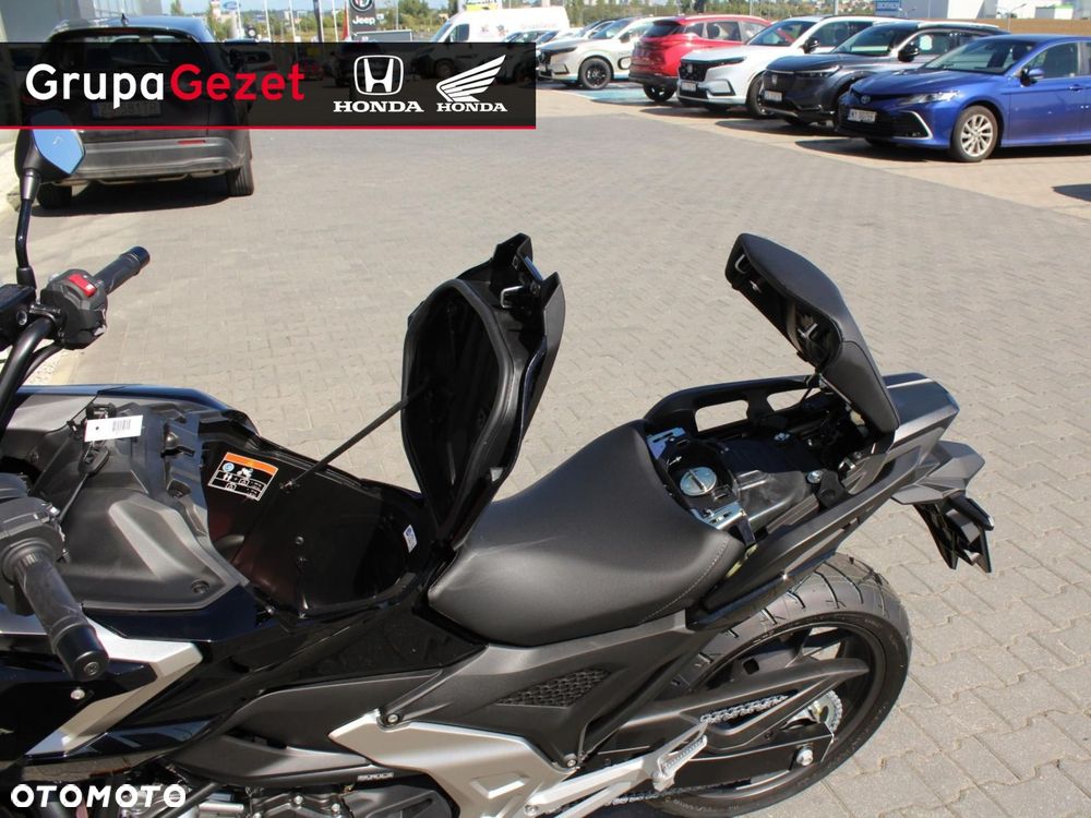 Honda NC - 16