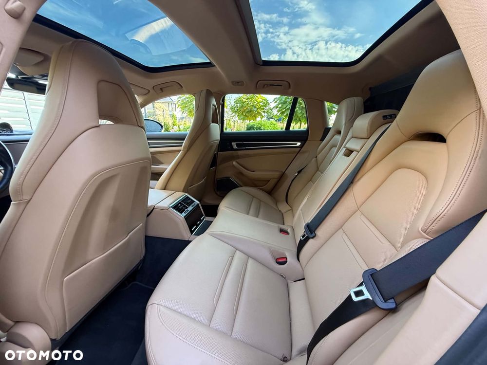 Porsche Panamera 4 Platinum Edition - 5