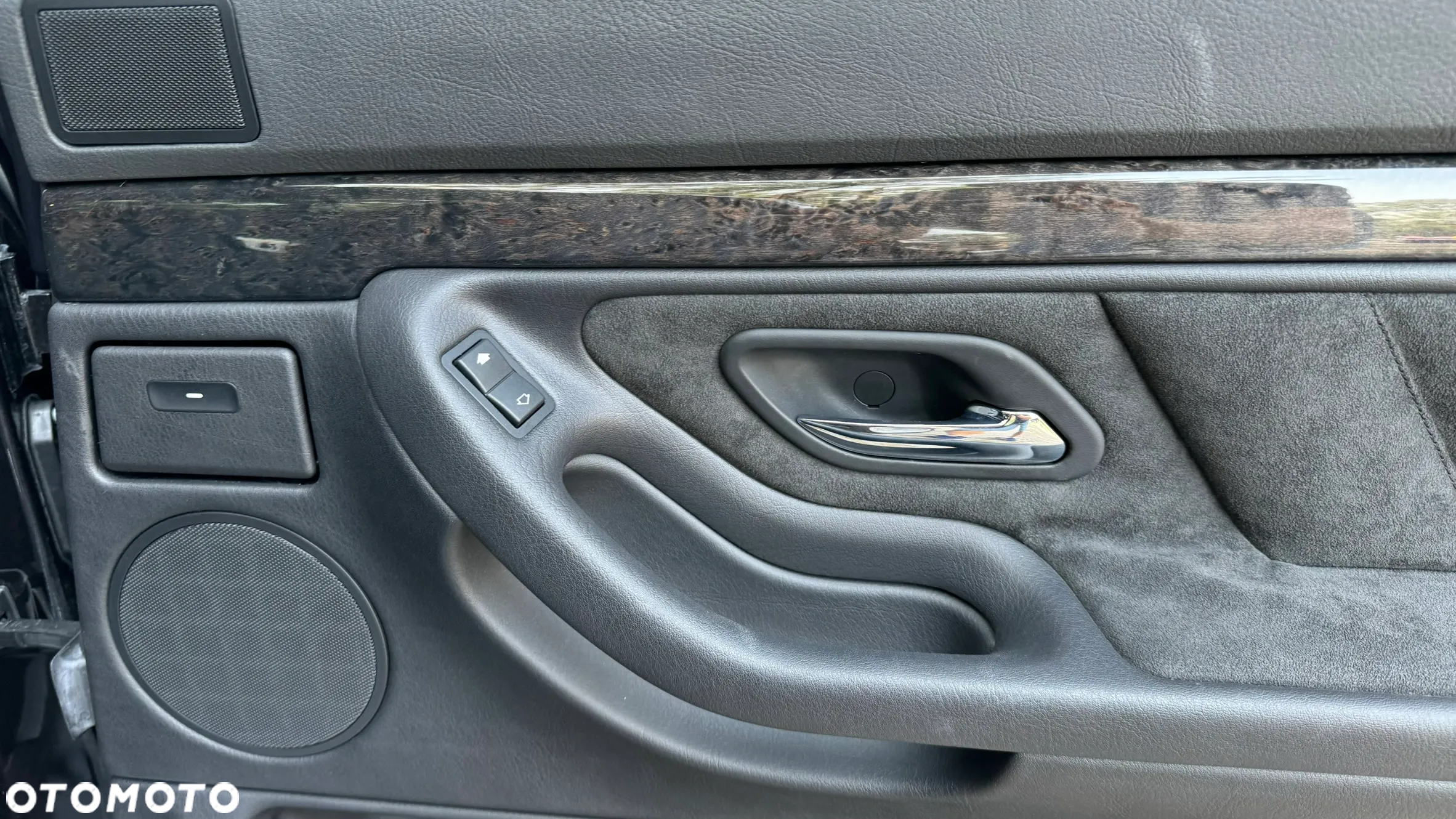 BMW Seria 7 740i - 26