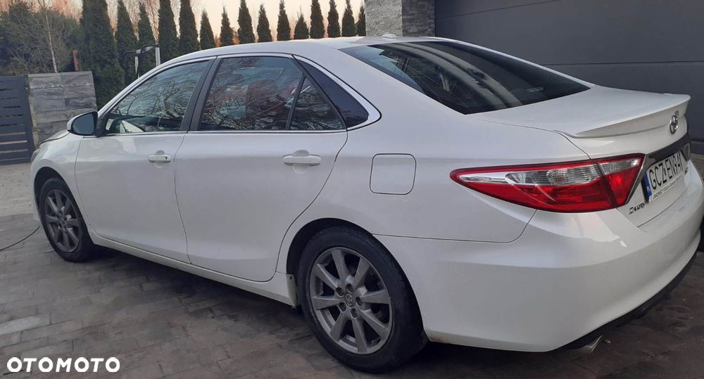 Toyota Camry - 2