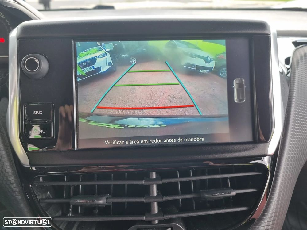 Peugeot 208 1.2 PureTech Style - 25