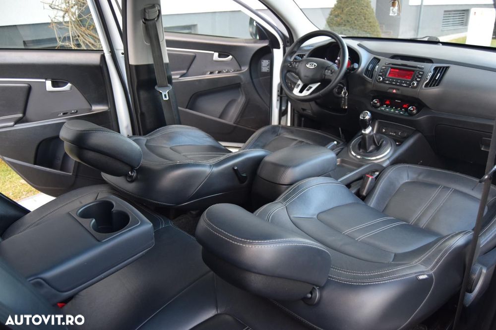 Kia Sportage 2.0 CRDI 4WD Dream-Team Edition - 6