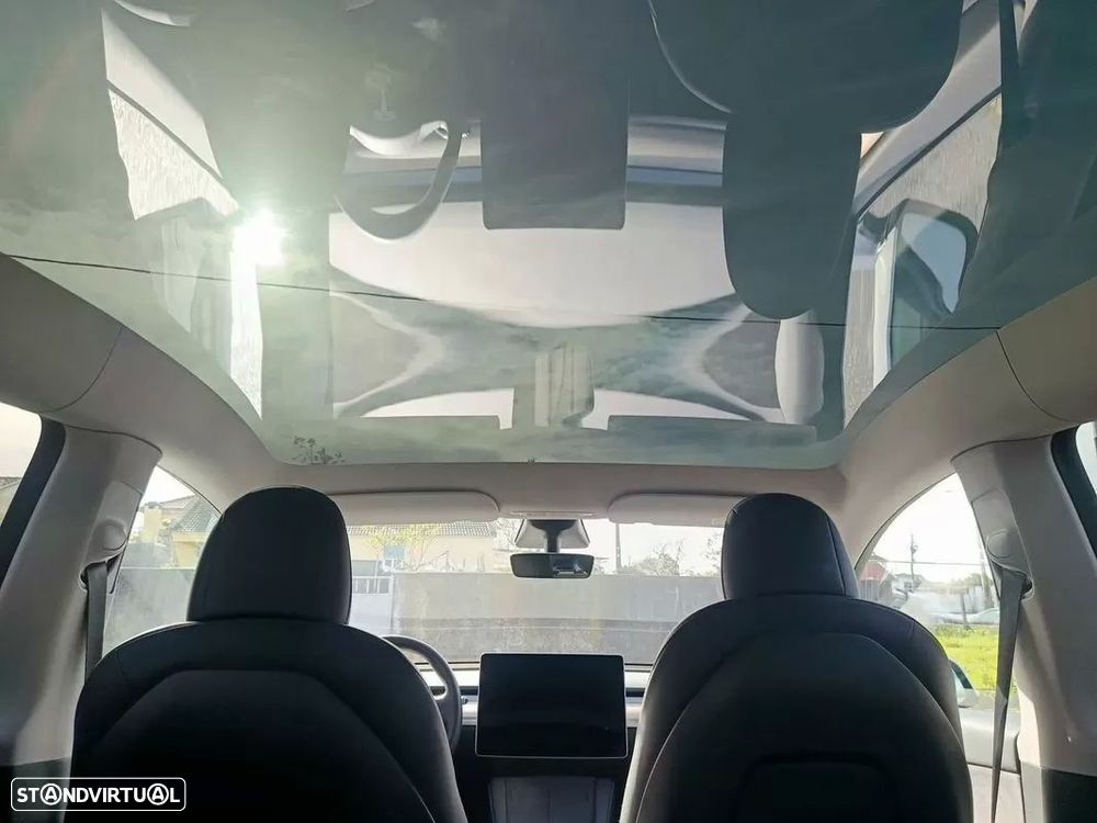 Tesla Model Y Long Range Dual Motor AWD - 11