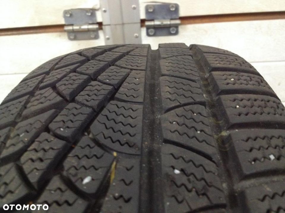 Pirelli sottozero winter 210 215/65/16 7mm #82 - 2