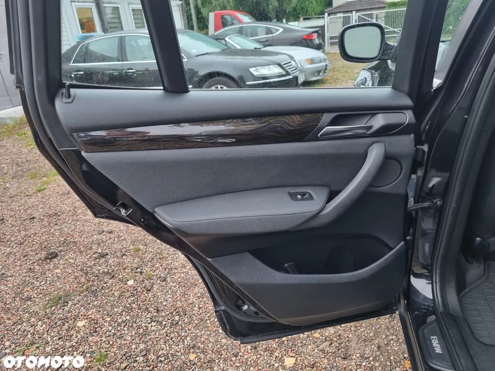 BMW X3 xDrive28i Sport-Aut - 32