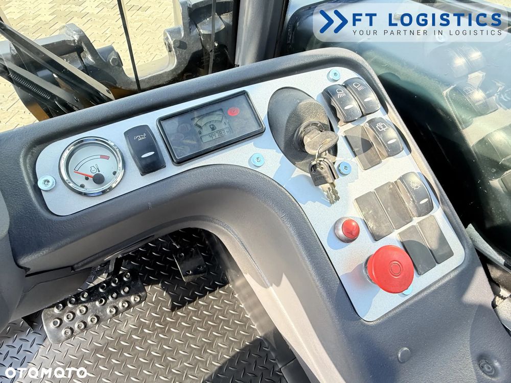 JCB WÓZEK TELESKOPOWY JCB TLT30D / KABINA / 2018 ROK / PRZESUW BOCZNY / NOWE OPONY - 19