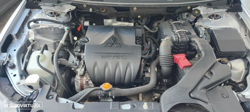Mitsubishi Lancer 1.5 Inform - 19