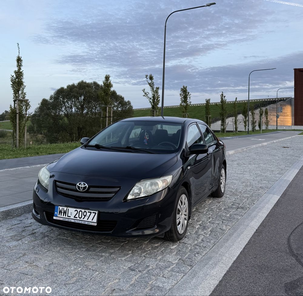 Toyota Corolla - 1