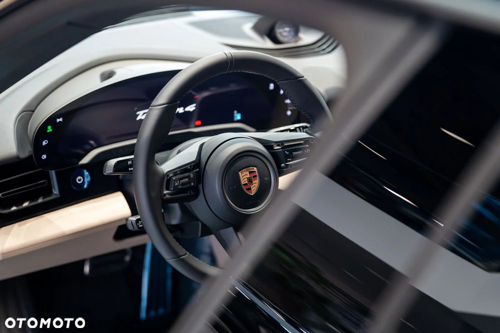 Porsche Taycan 105kWh 4 Cross Turismo - 13