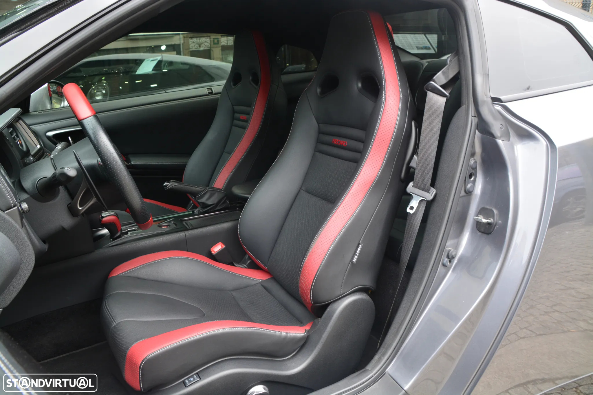 Nissan GT-R 3.8 V6 Black Edition - 32