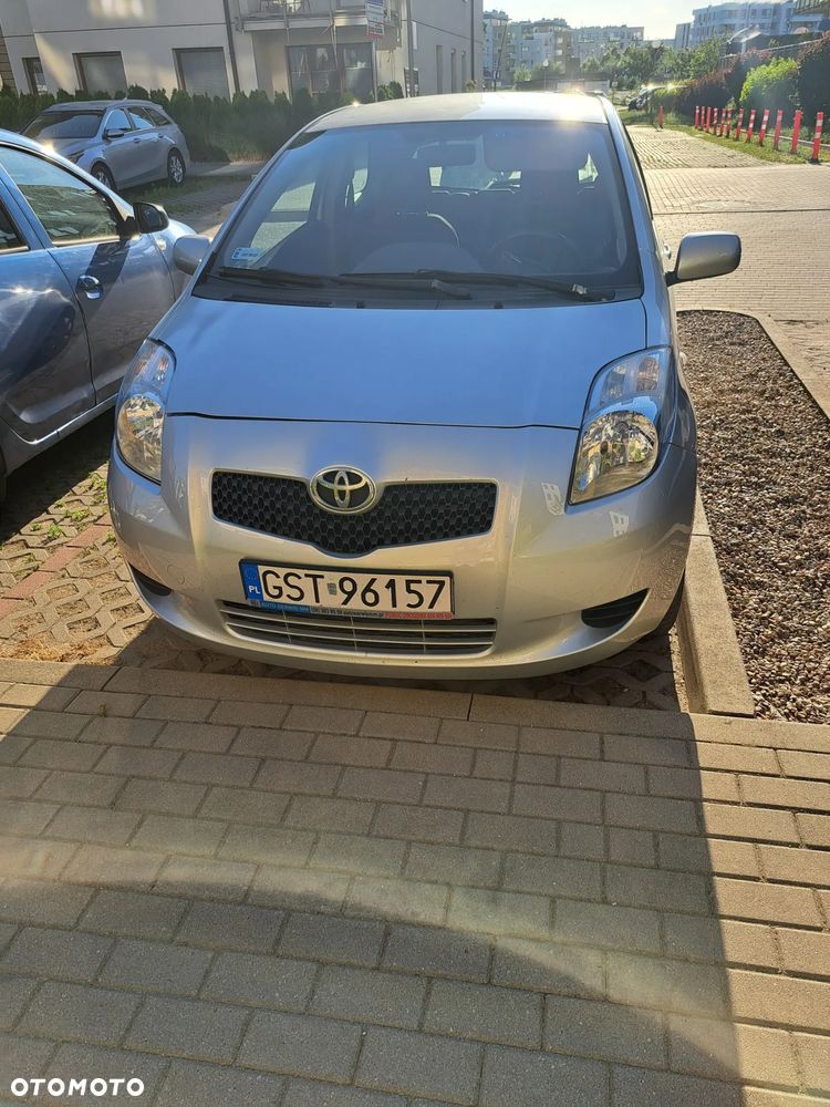 Toyota Yaris - 1