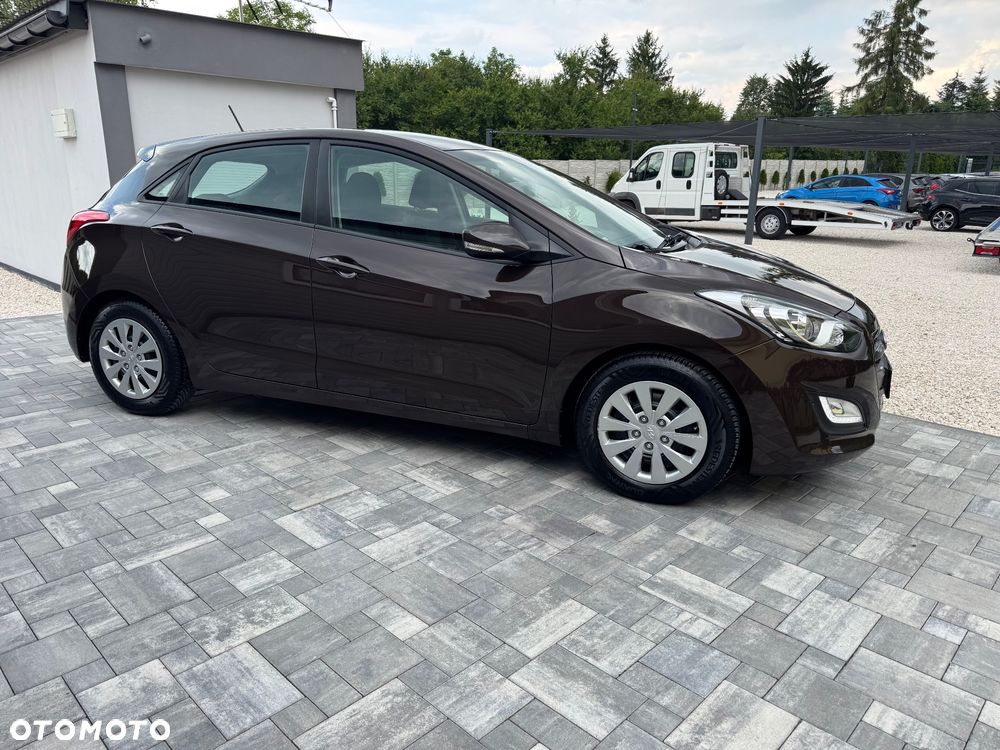 Hyundai i30 blue 1.4 Style - 15