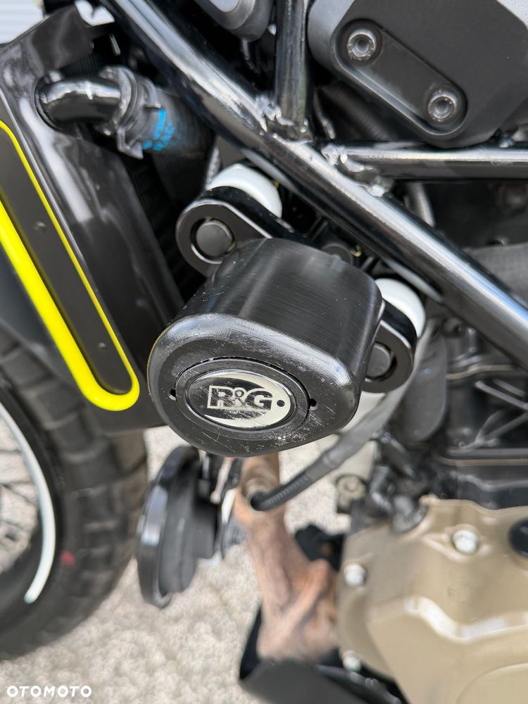 Husqvarna Svartpilen - 20
