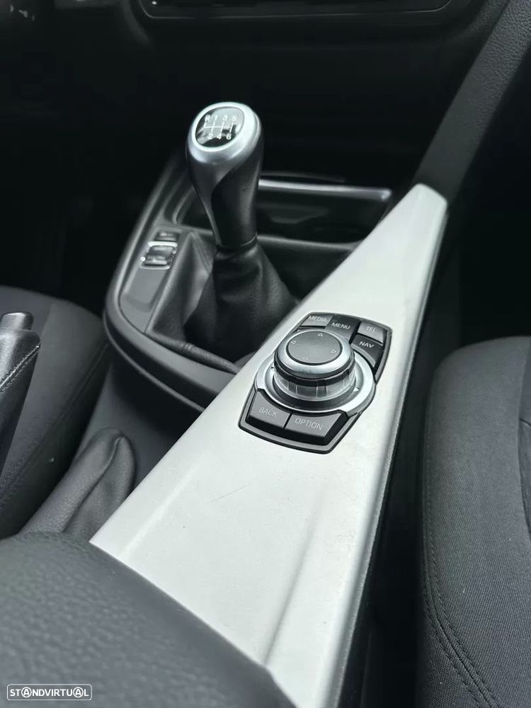BMW 320 d EfficientDynamics Line Sport - 57