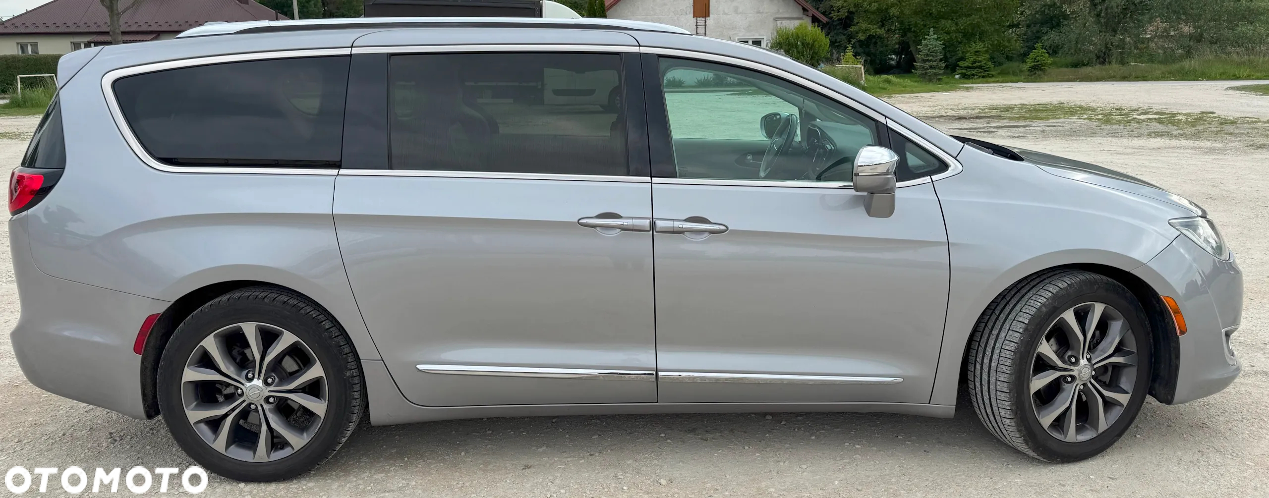 Chrysler Pacifica - 5