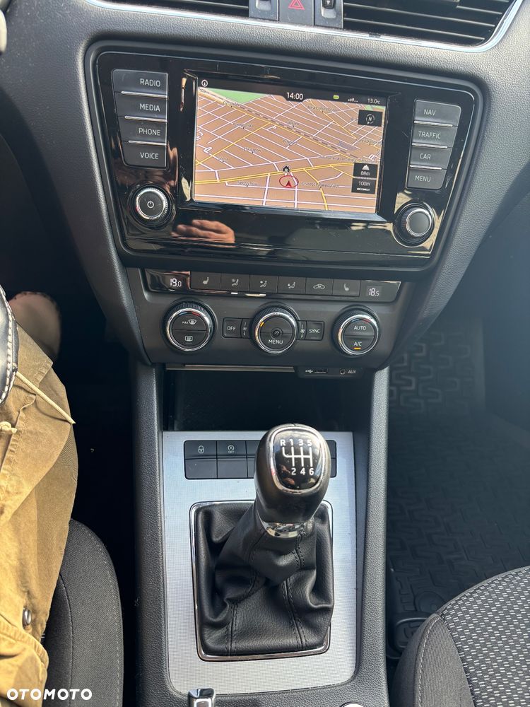 Skoda Octavia 1.4 TSI Ambition - 8