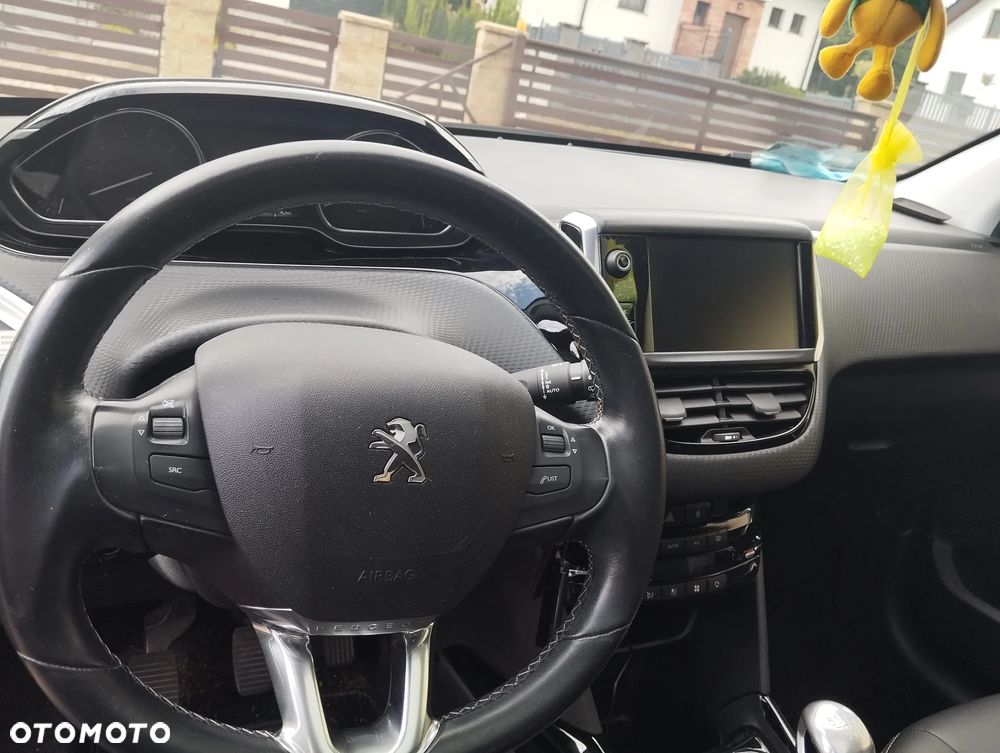 Peugeot 2008 1.2 Pure Tech GPF Allure S&S - 9