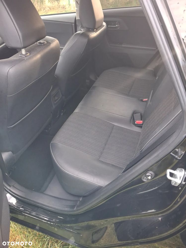 Toyota Auris 2.0 D-4D Executive - 5