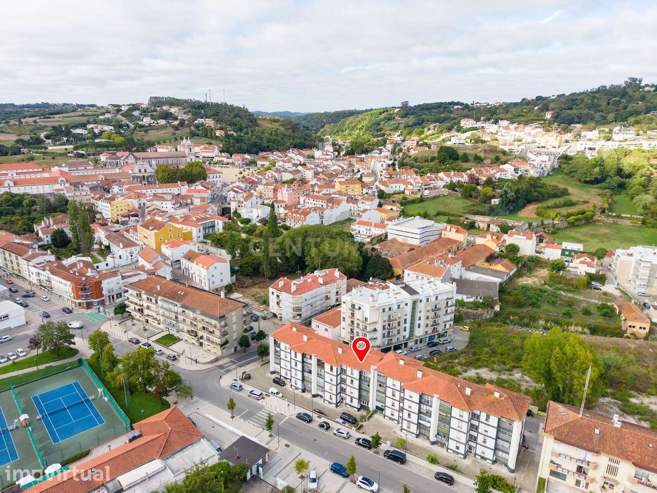 Apartamento T4 no Centro de Alcobaça | Pronto a Habitar | Vista Desafo - Grande imagem: 2/19