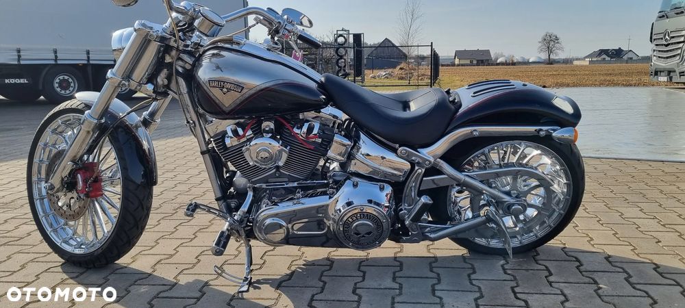 Harley-Davidson Softail Breakout - 2