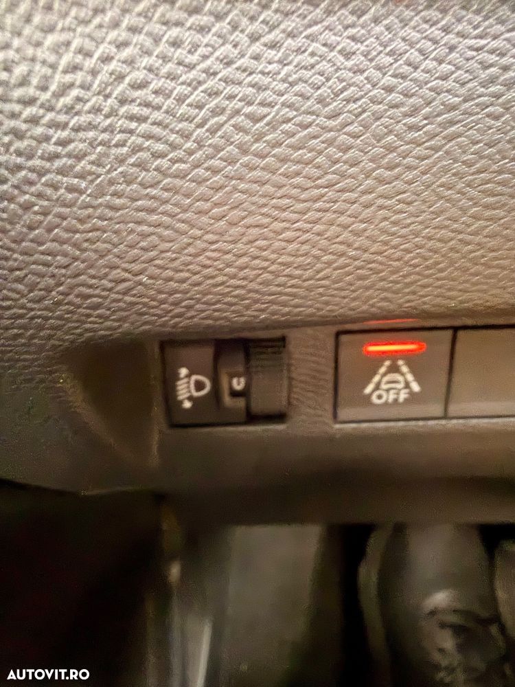 Peugeot 208 1.2 L PureTech STT EAT8 Allure Pack - 11