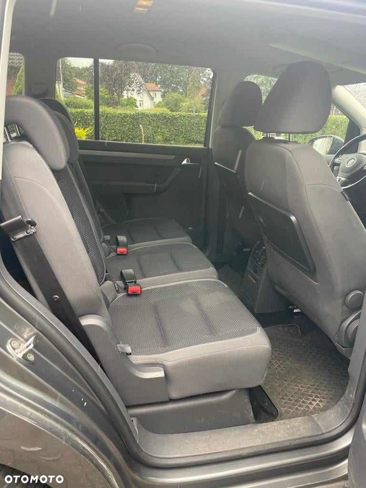 Volkswagen Touran - 6