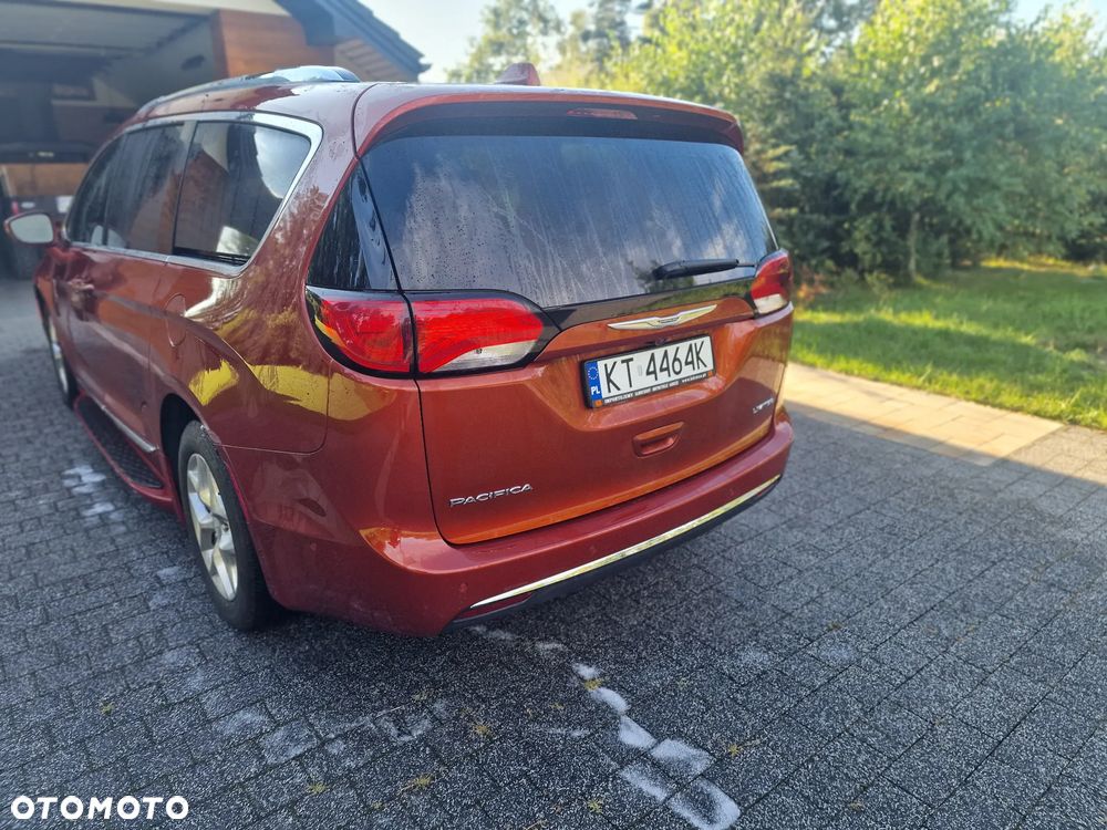 Chrysler Pacifica - 5