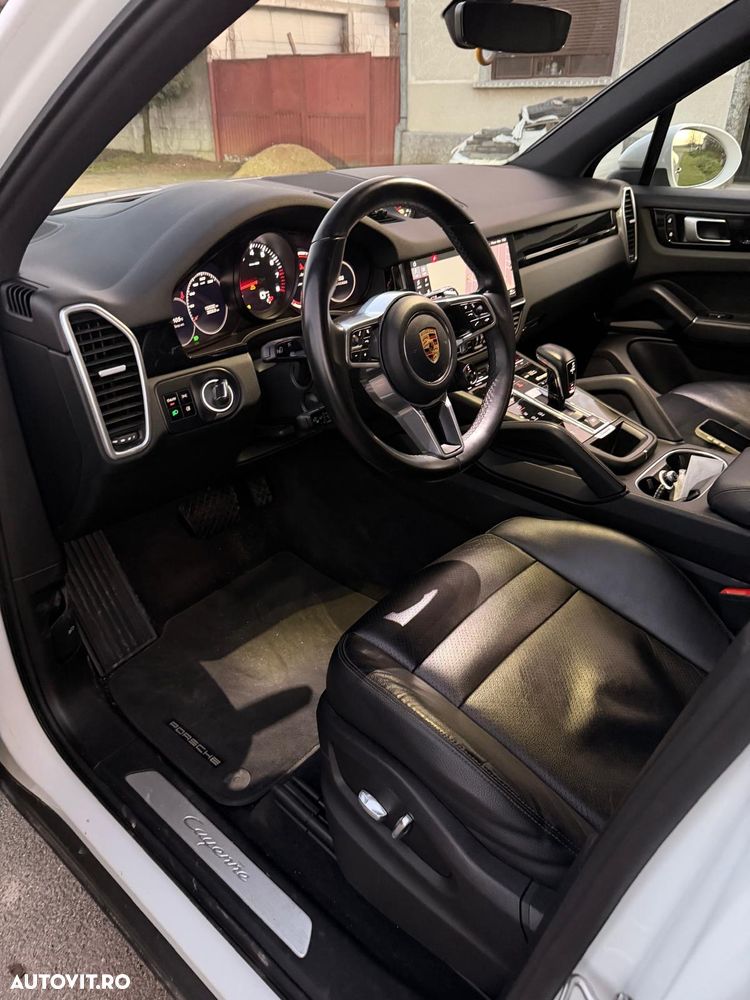 Porsche Cayenne Standard - 10