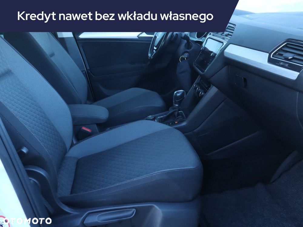 Volkswagen Tiguan - 11