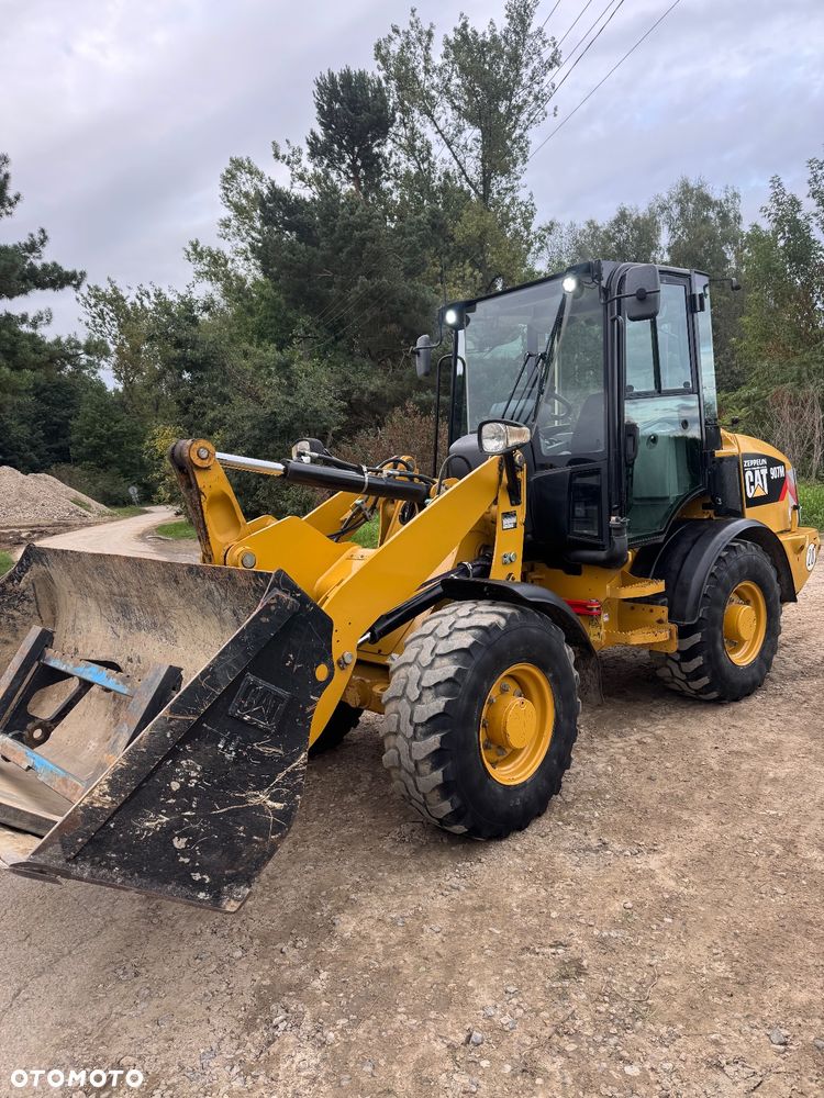 Caterpillar 907M - 3