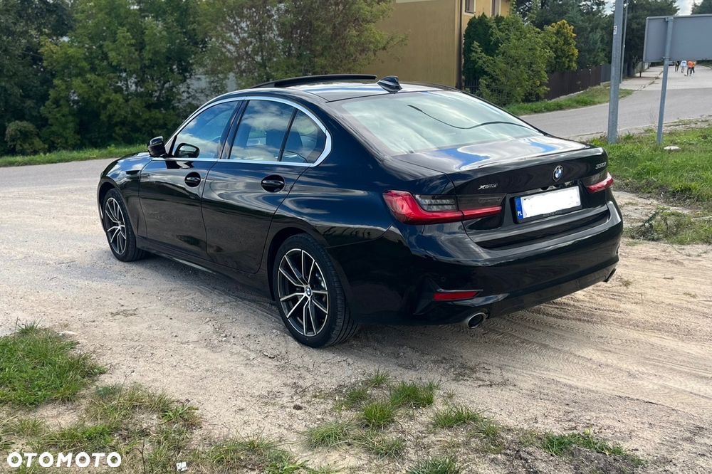 BMW Seria 3 330i xDrive Luxury Line - 7