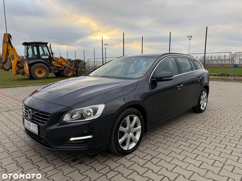 Volvo V60 D2 Momentum - 17