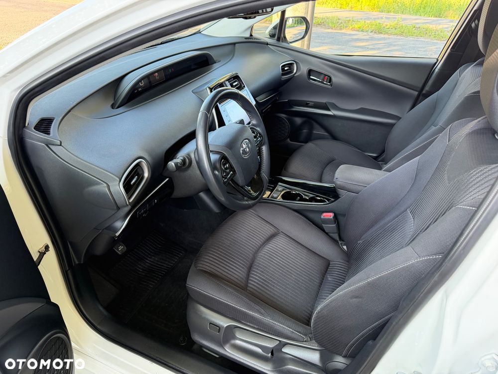 Toyota Prius (Hybrid) Life - 7